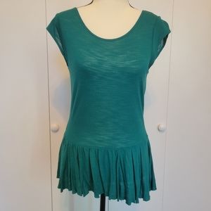 American Eagle Outfitters Green Peplum Top. Keyhole Back Small